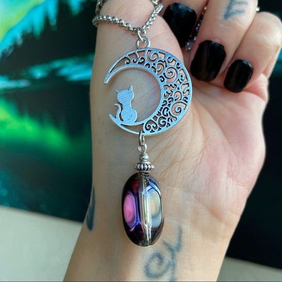 Crystal cat moon necklace . Black iridescent rainbow aura crystal & silver charm - Picture 9 of 15